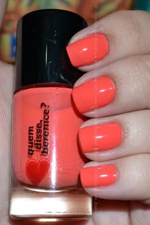 Unhas com Coraline