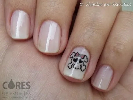 Unhas de Caveirinha