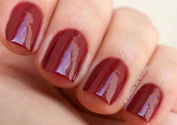 Esmalte Revlon 721 Raven Red