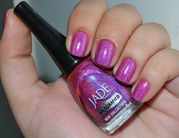 Esmalte holográfico Jade Over the Rainbow, lilás rosado que muda conforme a luz