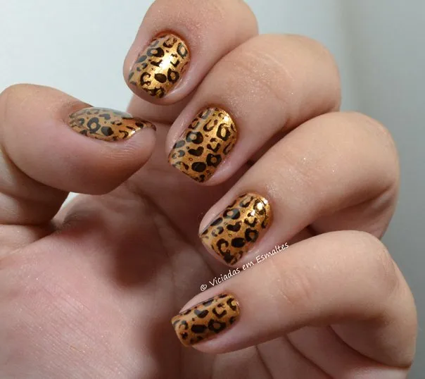 Unhas Decoradas com Carimbo Konad m57