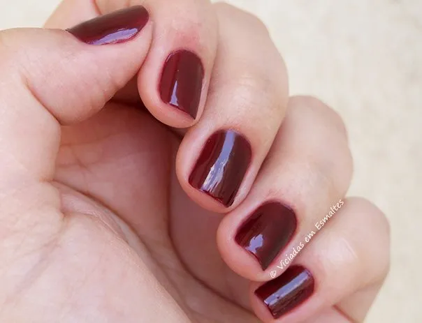 Testando o esmalte café café Impala