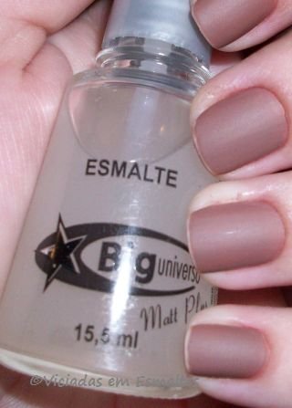 unhas e esmalte