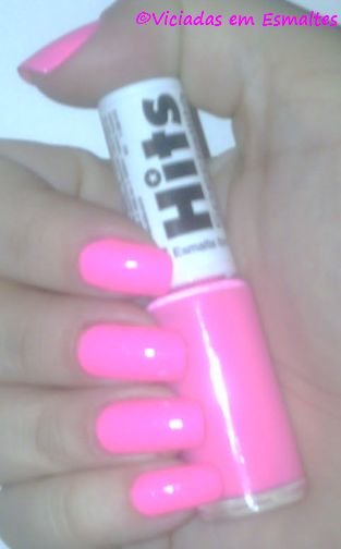 unhas e esmalte