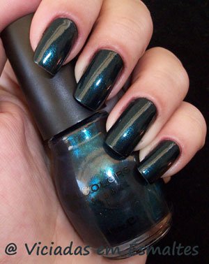 unhas e esmalte