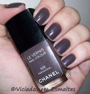 Esmalte Chanel e Unhas