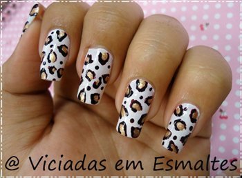 A pintura de unhas para animais em COQUINHOS