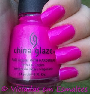 unhas e esmalte