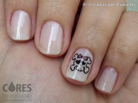 Unhas de Caveirinha
