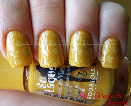 Unhas com Esmalte jaune Trend Bourjois