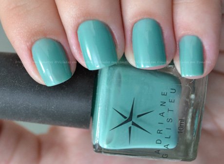 Unhas com Esmalte Crazy Horse Adriane Galisteu