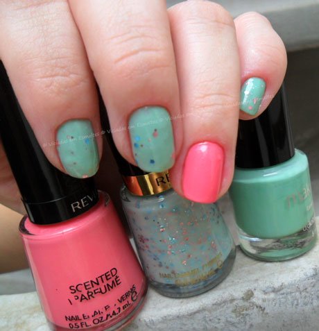 Unhas com esmalte Revlon