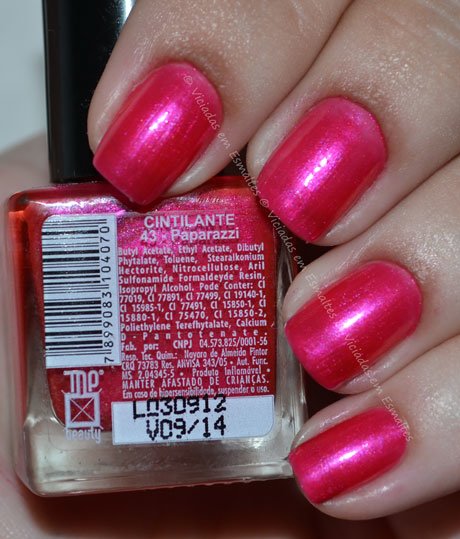 Unhas com esmalte Adriane Galisteu Paparazzi