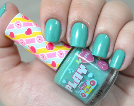 Unhas com Esmalte Capricho Like