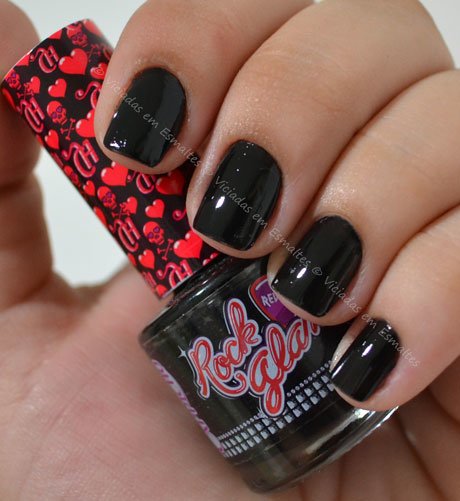 Unha com Esmalte Revolts Capricho Rock Glam