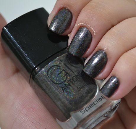 Unhas com Esmalte Euforia Gio Antonelli