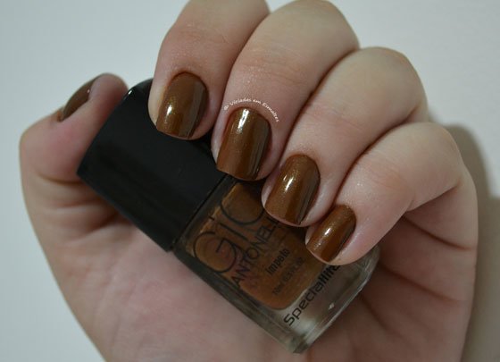 unhas com Esmalte Ímpeto Giovanna Antonelli