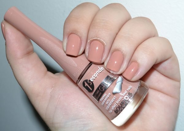 Esmalte Beige Distinction Bourjois