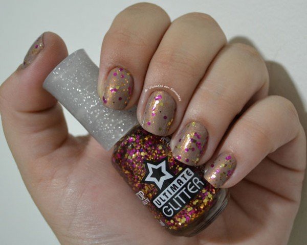 Unhas com Esmalte Ultimate Glitter Vip