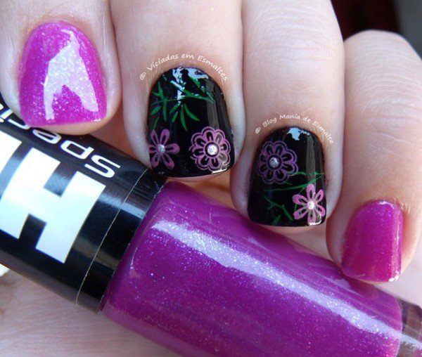 Unhas decoradas com Esmalte Hits Purpurea