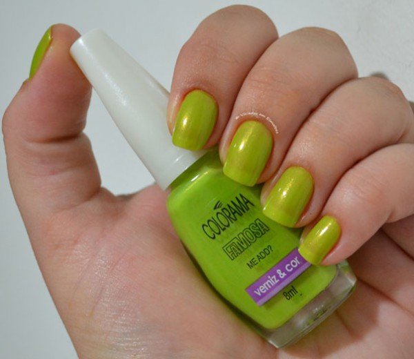Unhas com Esmalte Colorama Me Add?