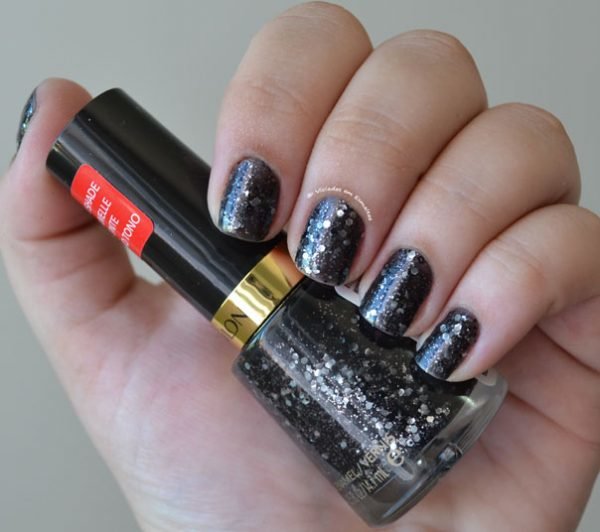 Esmalte Revlon Ritzy Unhas com Esmalte Revlon Ritzy
