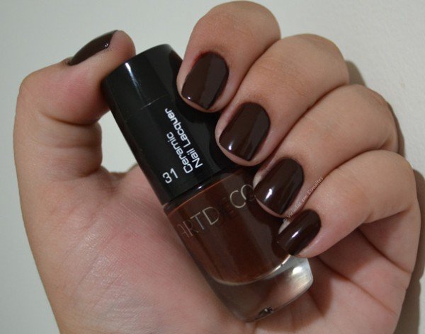 Unhas com Esmalte Artdeco Brown Truffle