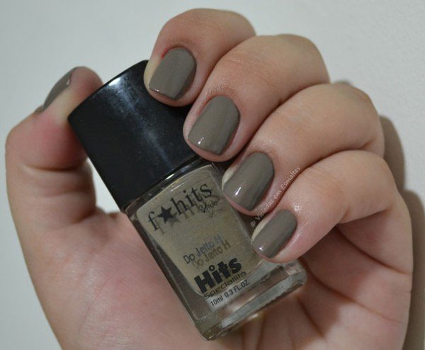 Unhas com Esmalte F*Hits Do Jeito H