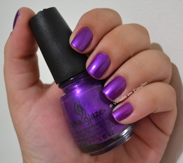 Unhas com Esmalte China Glaze Coconut Kiss