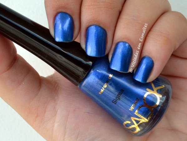 Unhas com Esmalte Sadok Sigma