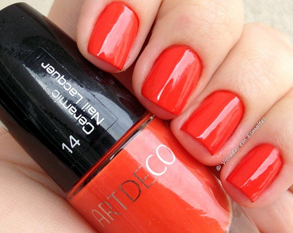 Unha com Esmalte Artdeco