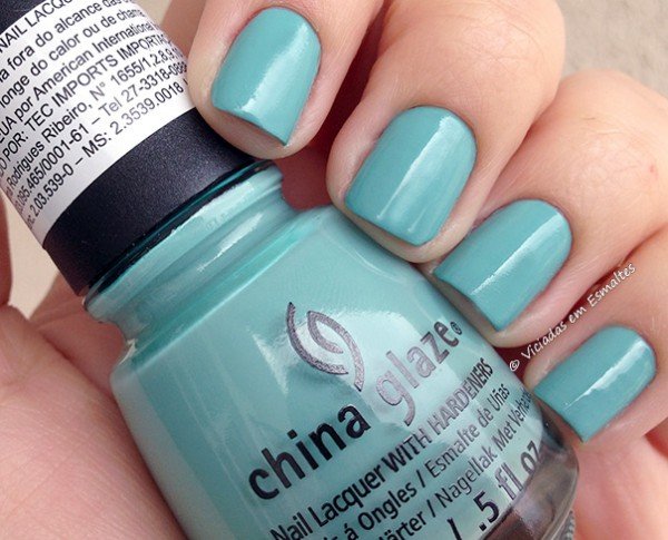 Unhas com Esmalte China Glaze For Audrey
