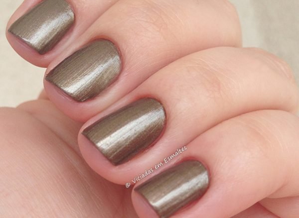 Unhas com Esmalte Gio Antonelli Bem Estar