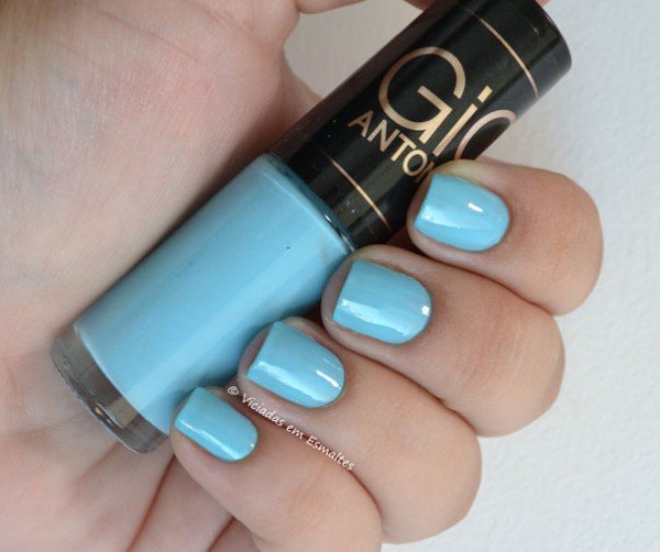 Unhas com Esmalte Giovanna Antonelli Liberdade