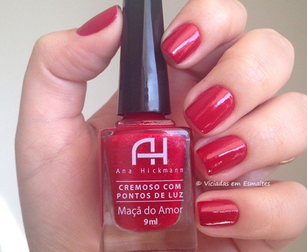 Unhas com Esmalte Ana Hickmann Maçã do Amor