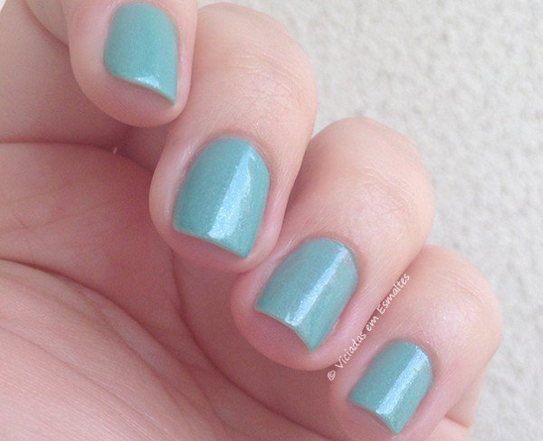Unhas com Esmalte Beautty Color Drops