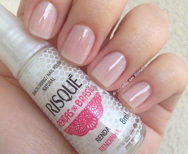 Unhas com Esmalte Risqué Rendinha