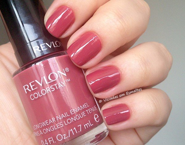 Unhas com Esmalte Revlon ColorStay Rose Vintage