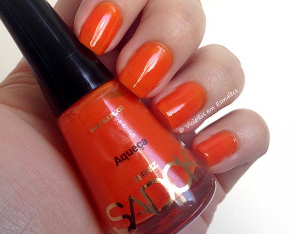 Unhas com Esmalte Sadok Aqueça