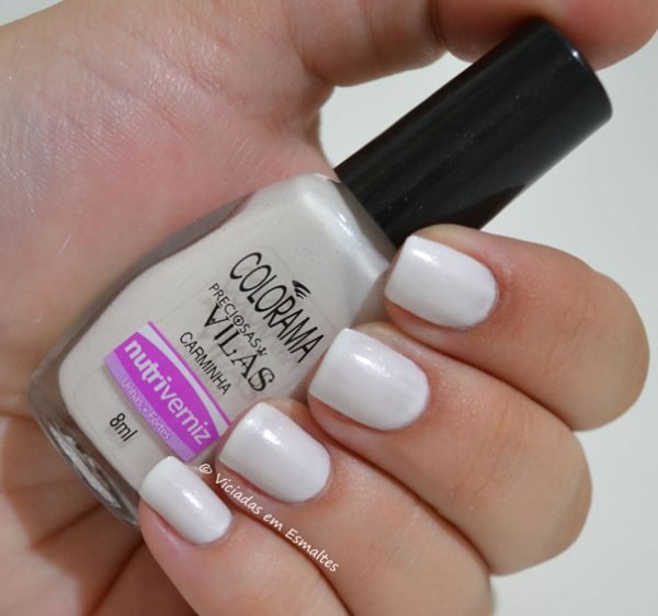 Unhas com Esmalte Colorama Carminha