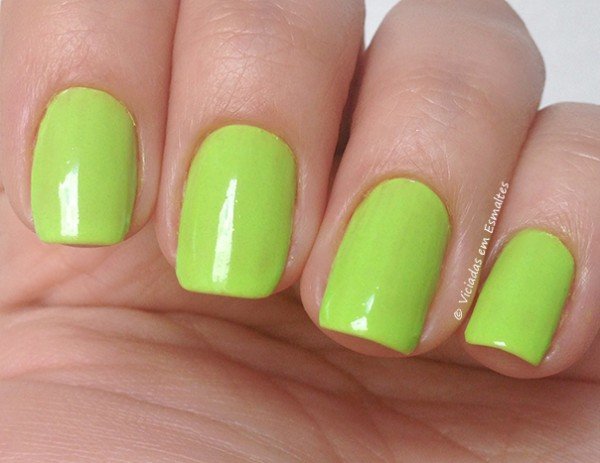 Unhas com Esmalte Hits Menos Ciúmes