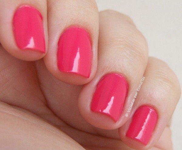 Unhas com Esmalte Artdeco 09
