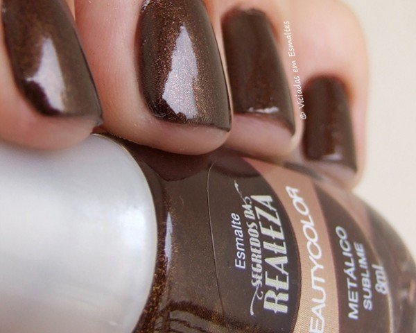 Unhas com Esmalte Beauty Color Sublime