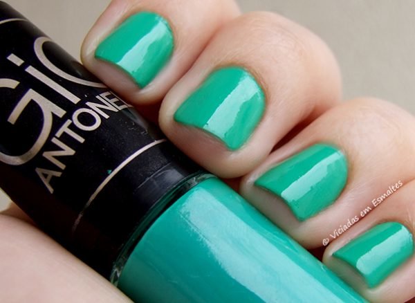 Unhas com Esmalte Gio Antonelli Proteção