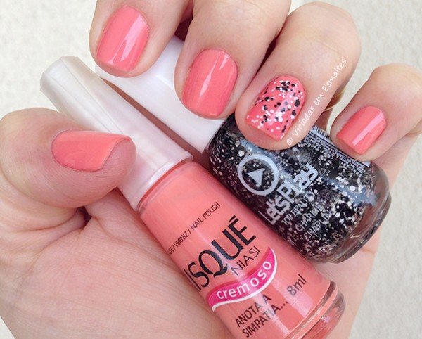 Unha FIlha Única com esmalte Risqué Anota a Simpatia e Top Beauty Charles Chaplin
