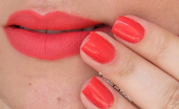 Esmalte e batom Preta Gil Perigons
