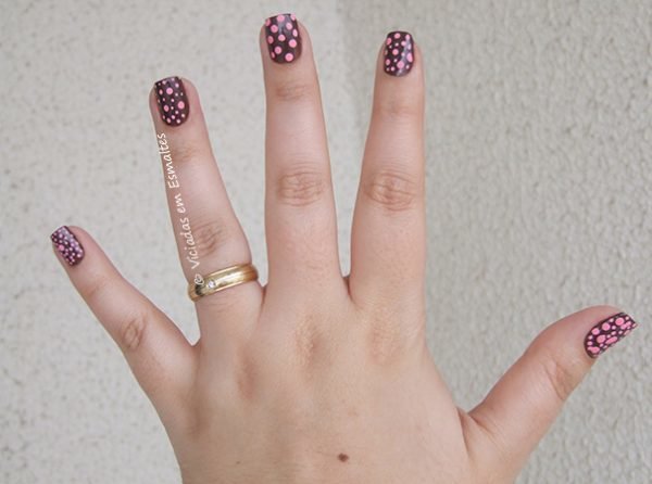 Unhas Decoradas com Caneta Risqué
