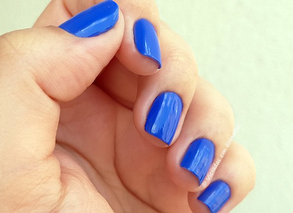 Unhas com Esmalte Capricho Sou + Eu