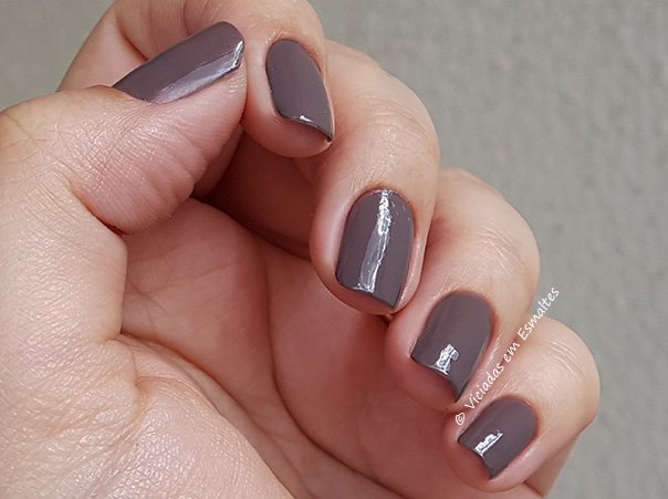 Unhas com Esmalte Ana Hickmann Cappuccino