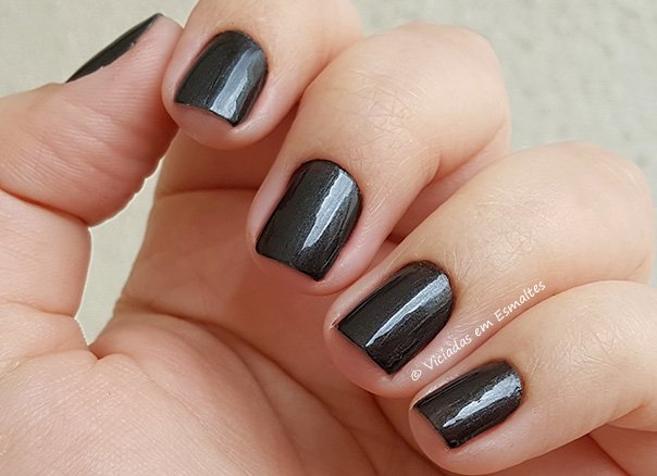 Unhas com Esmalte Capricho 100% Confiante